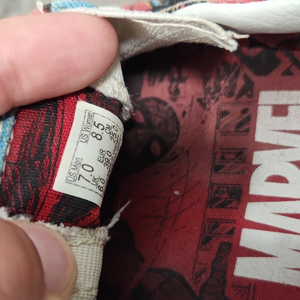 Vans Marvel Spider-Man Graphic Slip-Ons Mens 7 Womens 8.5 - Picture 8 of 10